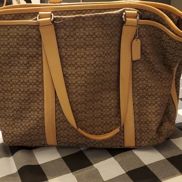 Coach Tote brown and tan no signs of use! - Picture 3 of 9